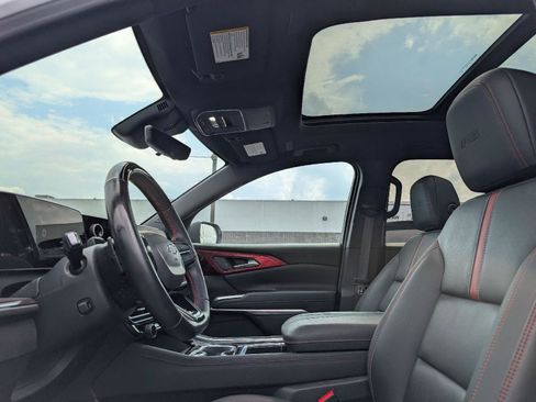 Used 2024 Chevrolet Traverse RS w/ LPO, Floor Liner Package AWD/4WD image 8