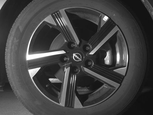Used 2025 Nissan Sentra SV FWD image 13