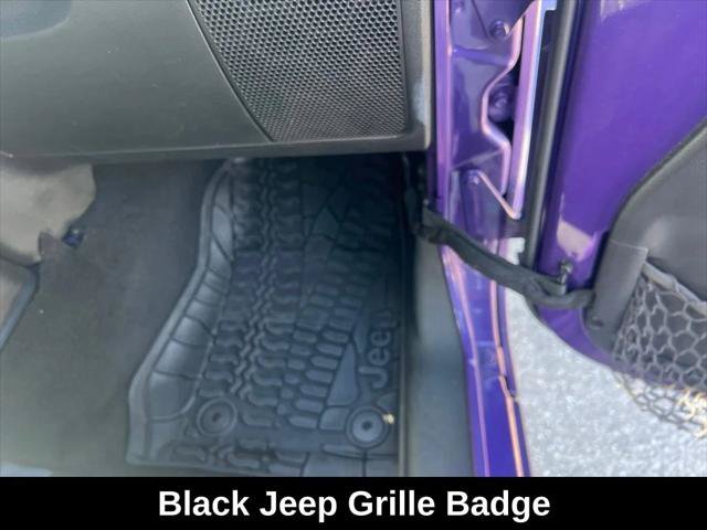 Certified 2016 Jeep Wrangler Unlimited Sahara AWD/4WD image 15
