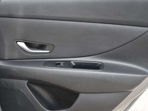 Used 2023 Hyundai Elantra Limited FWD image 26