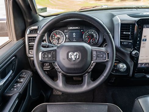 Used 2025 RAM 1500 Laramie image 25