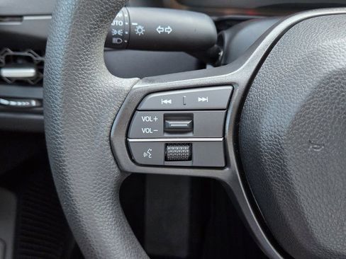 Certified 2025 Honda Accord SE image 29