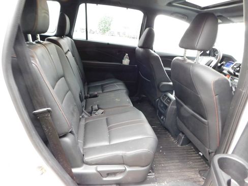 Certified 2023 Honda Passport TrailSport image 5