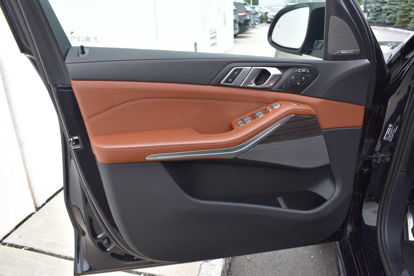 Used 2025 BMW X7 M60i w/ Executive Package AWD/4WD image 13