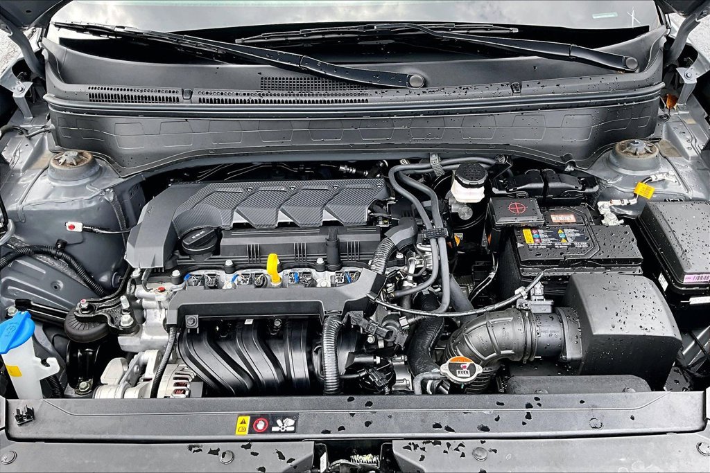Used 2025 Hyundai Venue Limited FWD image 10