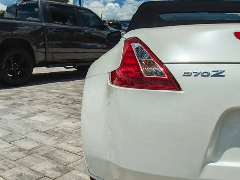 Used 2013 Nissan 370Z Touring w/ Sport Pkg RWD image 19