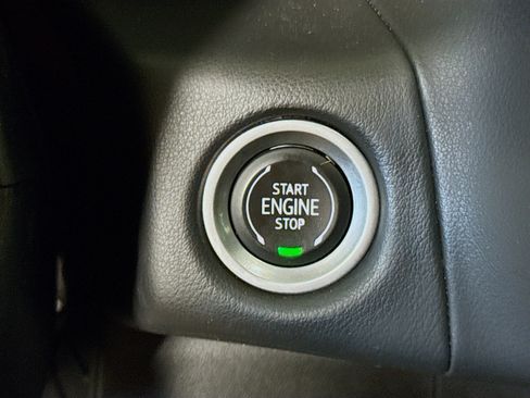 Used 2022 Chevrolet Tahoe LT w/ Luxury Package RWD image 21