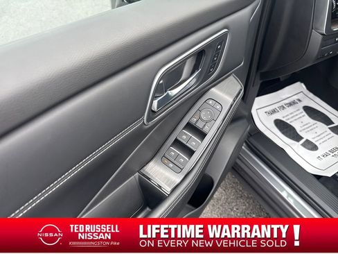 New 2026 Nissan Rogue Platinum w/ Platinum Premium Package image 11