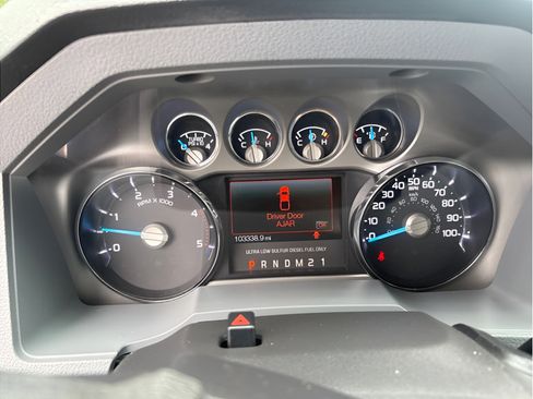 Used 2016 Ford F250 XLT w/ XLT Premium Package AWD/4WD image 11