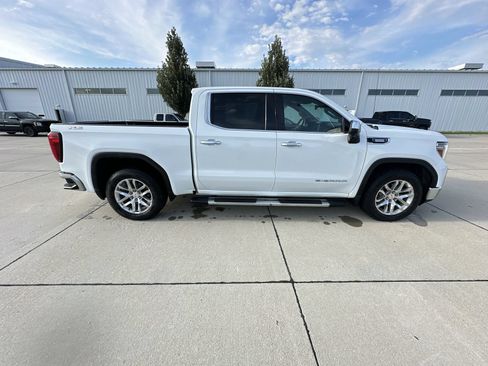 Used 2022 GMC Sierra 1500 SLT AWD/4WD image 15