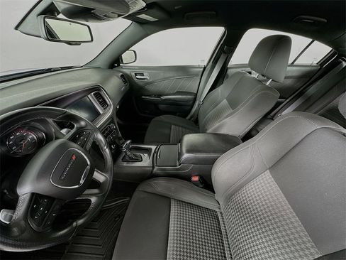 Used 2018 Dodge Charger GT w/ Blacktop Package image 11