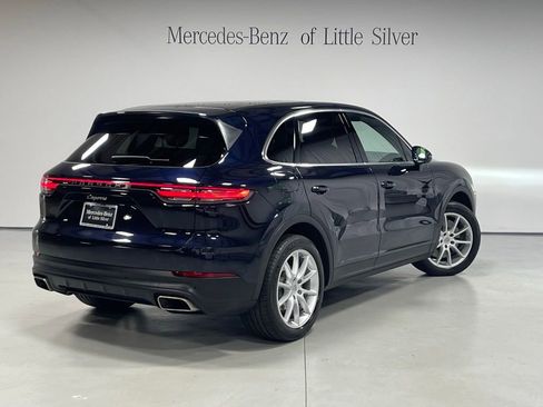 Used 2022 Porsche Cayenne AWD/4WD image 5