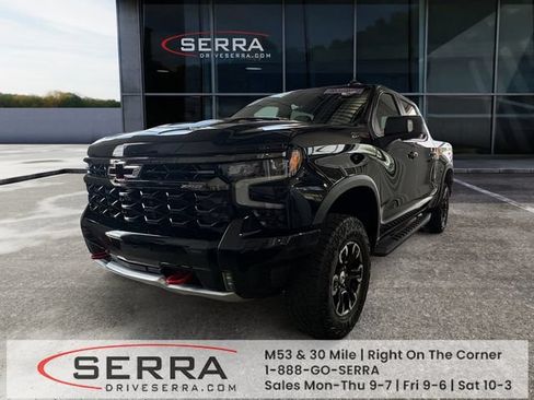 Used 2022 Chevrolet Silverado 1500 ZR2 w/ Technology Package AWD/4WD image 1