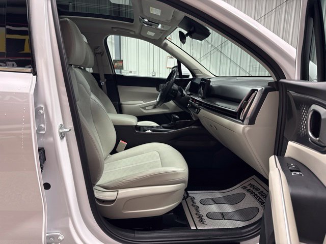 Used 2025 Kia Sorento S w/ Panoramic Sunroof Package FWD image 26
