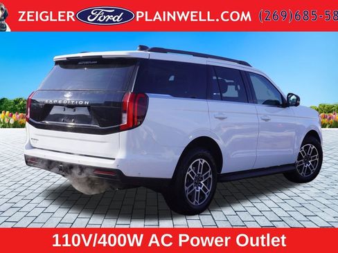 Used 2025 Ford Expedition Active AWD/4WD image 5