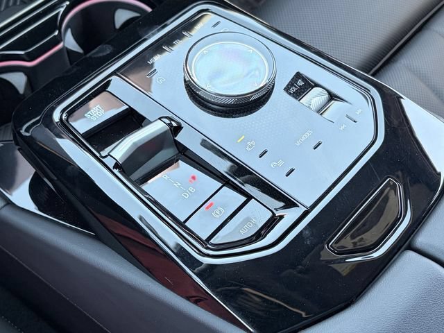 Used 2026 BMW i5 eDrive40 w/ Premium Package RWD image 31