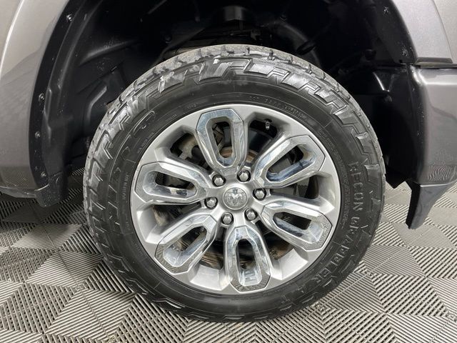 Used 2021 RAM 1500 Laramie w/ Sport Appearance Package AWD/4WD image 9
