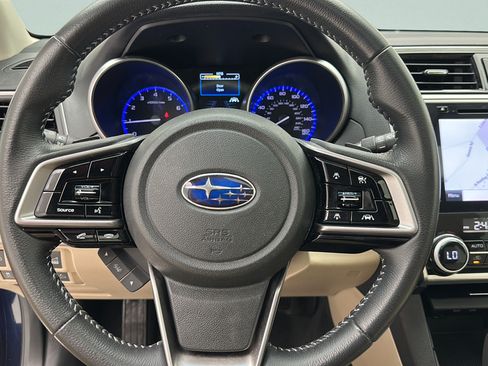 Used 2018 Subaru Outback 3.6R Limited AWD/4WD image 18