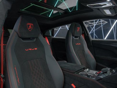 Used 2023 Lamborghini Urus Performante AWD/4WD image 22