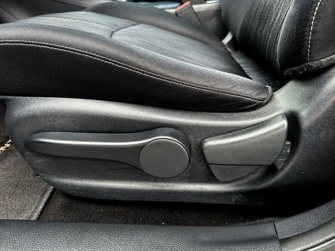 Used 2016 Nissan Sentra SV FWD image 12