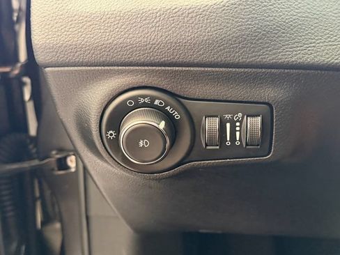 Used 2021 Jeep Compass Latitude w/ Driver Assistance Group FWD image 22