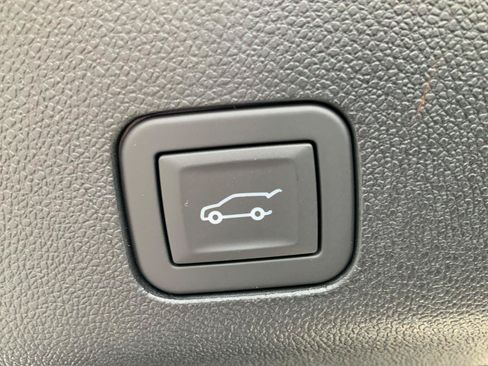New 2026 Chevrolet Suburban High Country AWD/4WD image 33