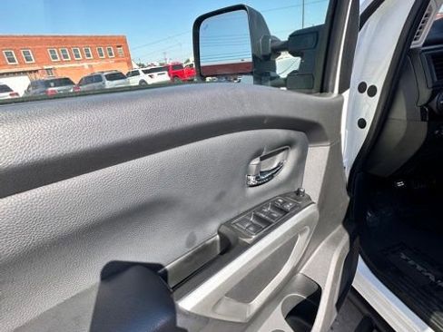 Certified 2024 Nissan Titan SV w/ SV Convenience Package RWD image 19