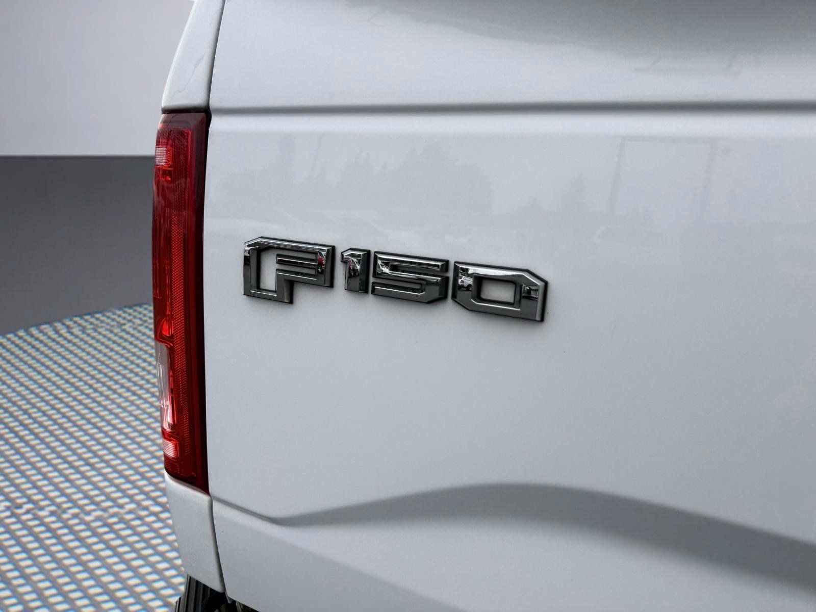 Used 2016 Ford F150 XLT AWD/4WD image 6