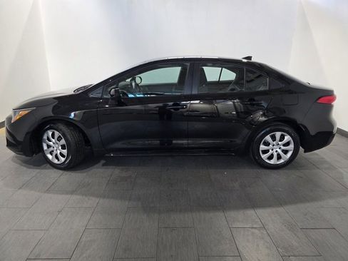 Used 2025 Toyota Corolla LE image 2