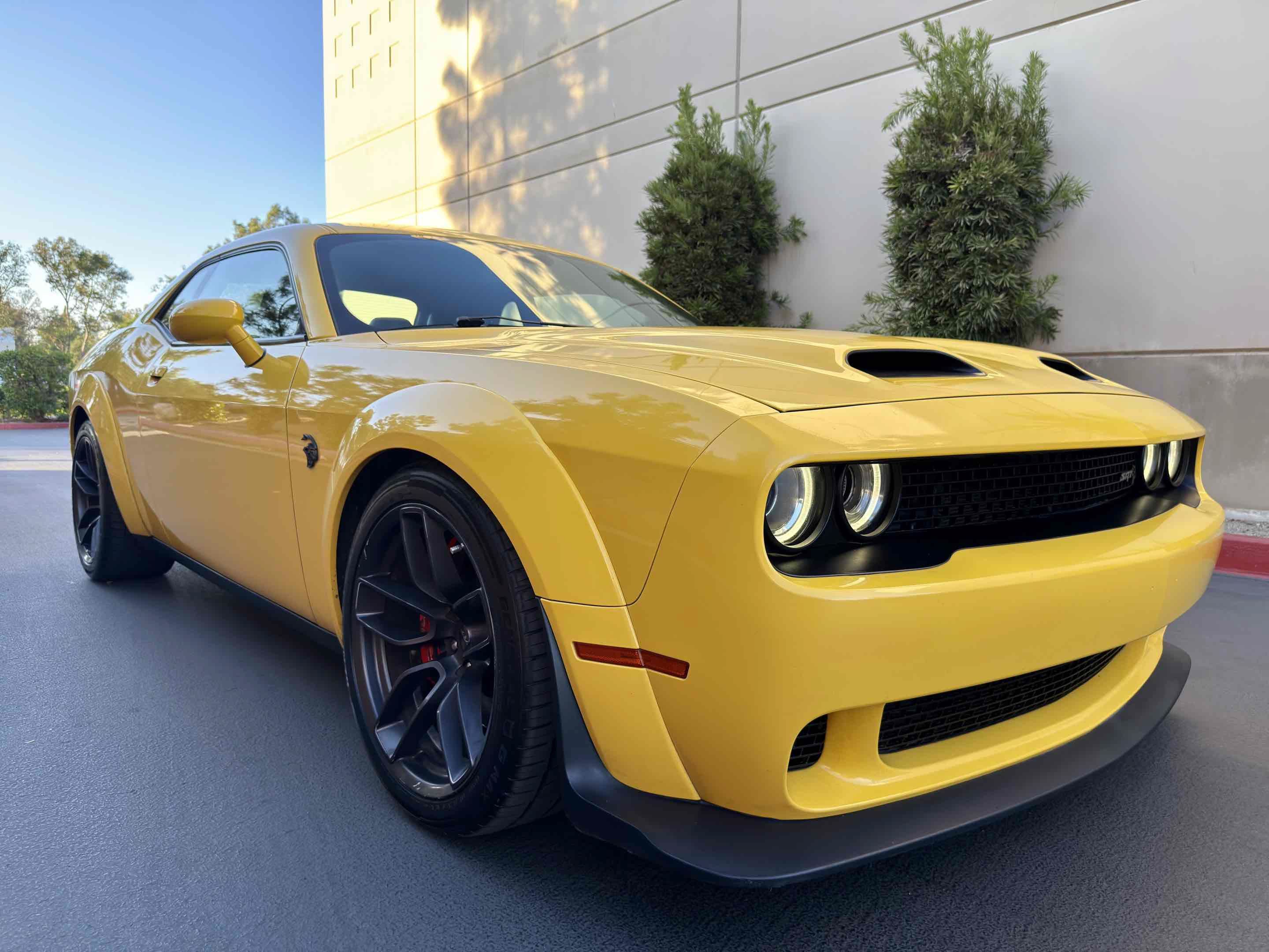 Used 2019 Dodge Challenger SRT Hellcat w/ Widebody Package RWD image 17