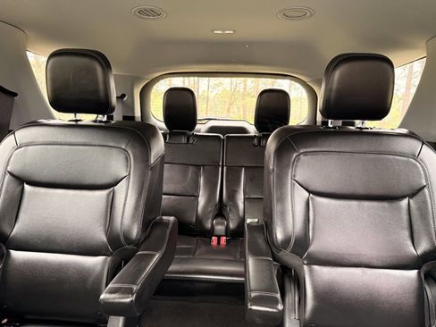Used 2023 Ford Explorer XLT w/ Equipment Group 202A image 25
