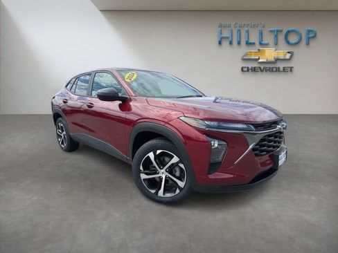 Used 2024 Chevrolet Trax RS w/ Driver Confidence Package FWD image 1