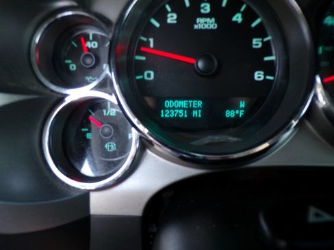 Used 2010 Chevrolet Silverado 1500 LT w/ Texas Edition image 11