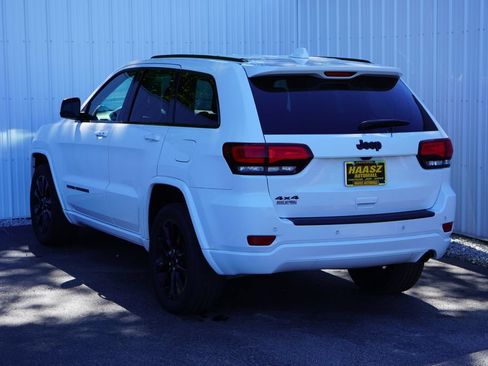 Used 2019 Jeep Grand Cherokee Altitude AWD/4WD image 4
