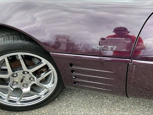 Used 1992 Chevrolet Corvette Convertible image 3