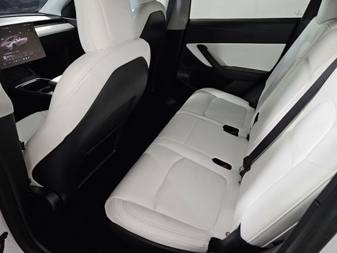 Used 2022 Tesla Model Y Long Range AWD/4WD image 22