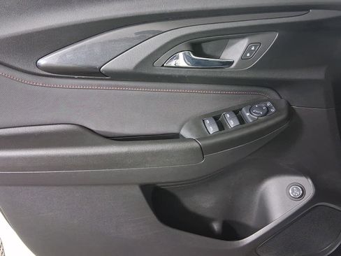 Used 2023 Chevrolet TrailBlazer RS w/ Sun and Liftgate Package image 8