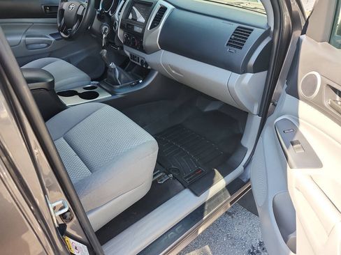 Used 2012 Toyota Tacoma 4x4 Access Cab w/ SR5 Pkg image 16