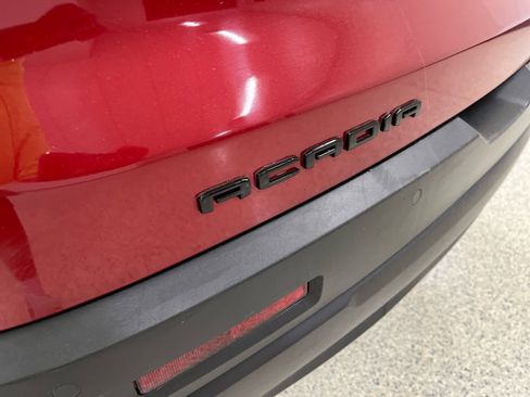 Used 2023 GMC Acadia SLE w/ Driver Convenience Package image 10