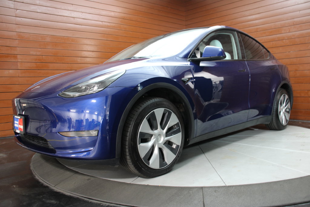 Used 2023 Tesla Model Y Long Range AWD/4WD image 6