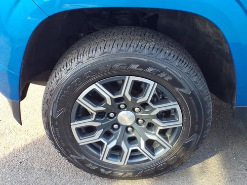 Used 2024 Chevrolet Colorado LT w/ LT Convenience Package III AWD/4WD image 8