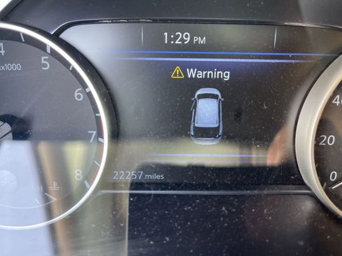 Used 2024 Nissan Murano SL image 10