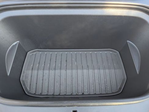 Used 2021 Tesla Model Y Long Range image 24