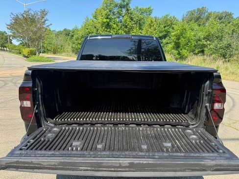 Used 2017 Chevrolet Silverado 1500 LT w/ LPO, Black Pack AWD/4WD image 19