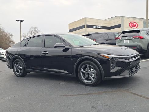 New 2026 Kia K4 LXS image 1
