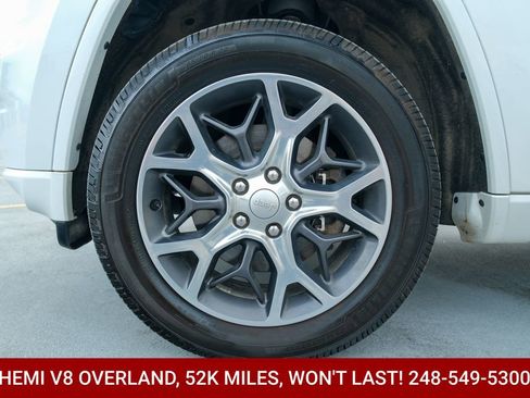 Used 2019 Jeep Grand Cherokee Overland AWD/4WD image 9