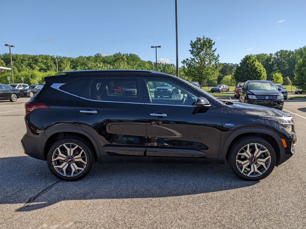 Used 2021 Kia Seltos SX w/ SX Sunroof Package AWD/4WD image 1