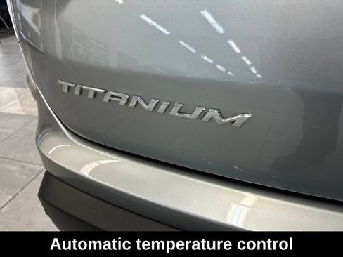 Used 2024 Ford Edge Titanium AWD/4WD image 9