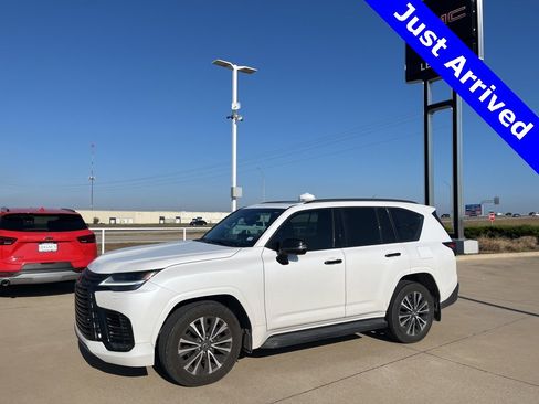 Used 2022 Lexus LX 600 4WD w/ Appearance Package image 1