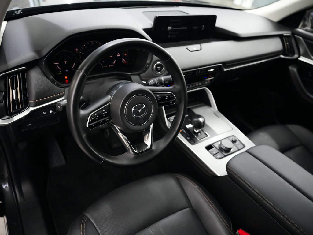 Used 2024 MAZDA CX-90 Plug-In Hybrid w/ Preferred AWD/4WD image 17